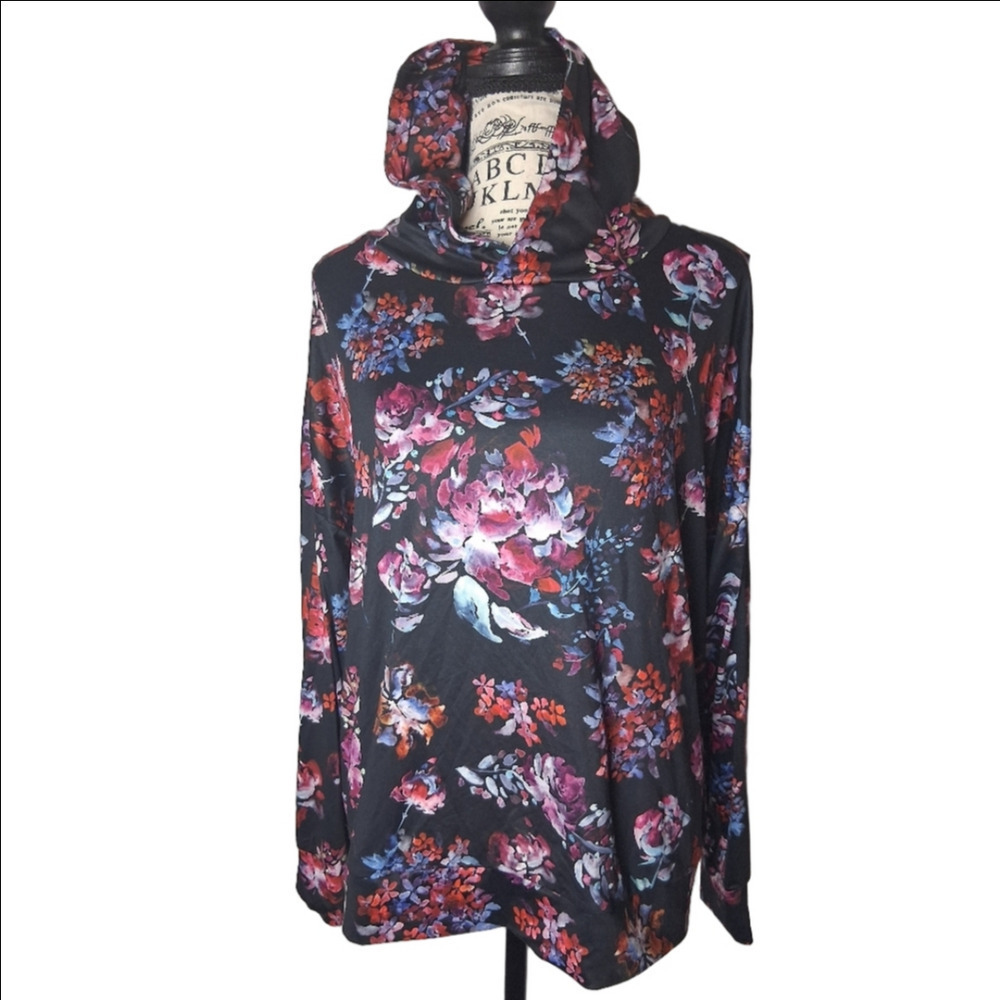 INC Large Top With Hood